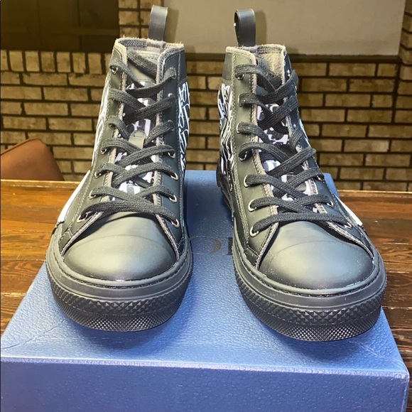 They’re not my size they’re too BIG size is 9.5! - Picture 9 of 10